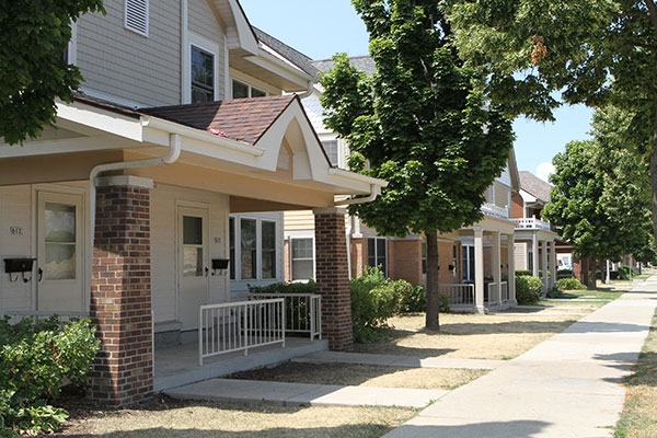 Townhomes at Carver Park in Milwaukee, WI - Building Photo - Building Photo