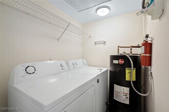286 4th St S in Naples, FL - Building Photo - Building Photo