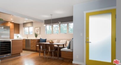 1060 Nowita Pl in Los Angeles, CA - Building Photo - Building Photo