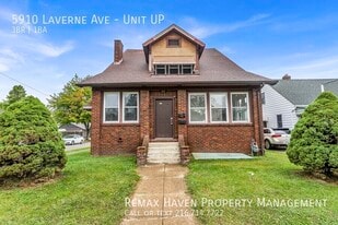 5910 Laverne Ave in Parma, OH - Building Photo
