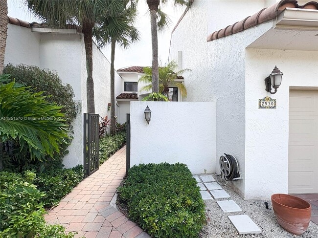 property at 2530 Windsor Way Ct