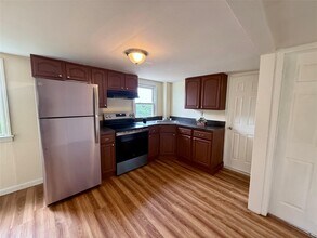 52 Hoffman Ln in Central Islip, NY - Building Photo - Building Photo