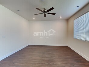 1304 N Barkvine Ave in Star, ID - Building Photo - Building Photo
