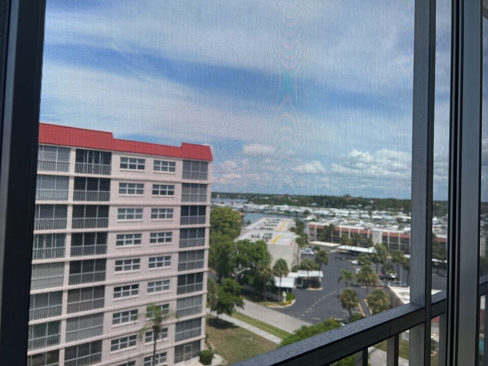 232 St Augustine Ave in Venice, FL - Building Photo