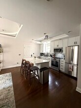 526 W Cornelia Ave in Chicago, IL - Building Photo - Building Photo