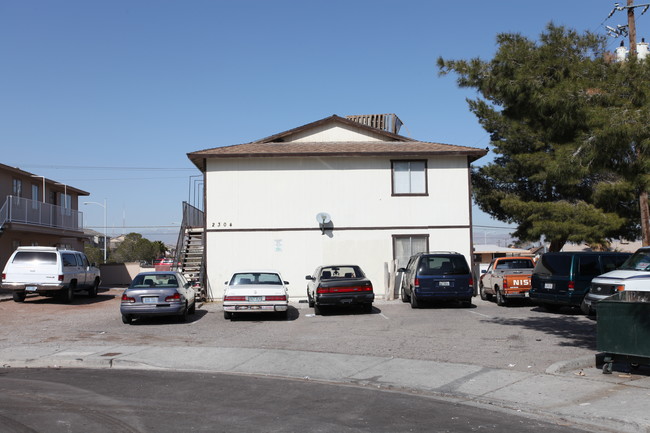 2304-2308 Pearson Ct in Las Vegas, NV - Building Photo - Building Photo