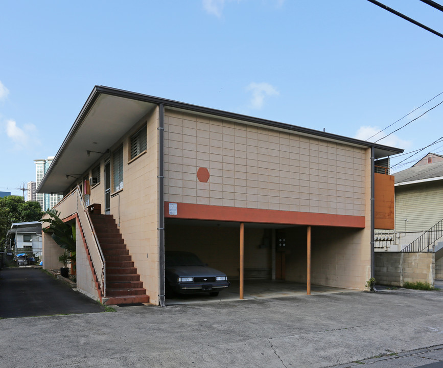 1911 Fern St in Honolulu, HI - Building Photo