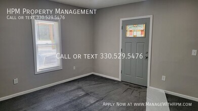 392 Bailey Ct-Unit -First floor in Akron, OH - Building Photo - Building Photo