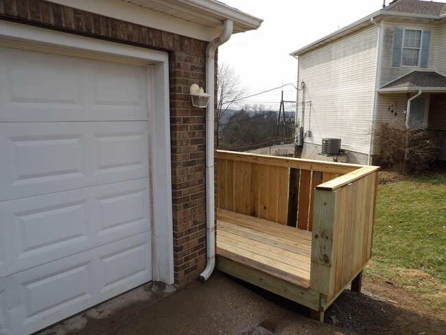 344 Bypass Plaza Dr in Frankfort, KY - Building Photo - Building Photo