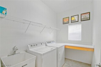 2133 Fairmont Ln in Naples, FL - Building Photo - Building Photo