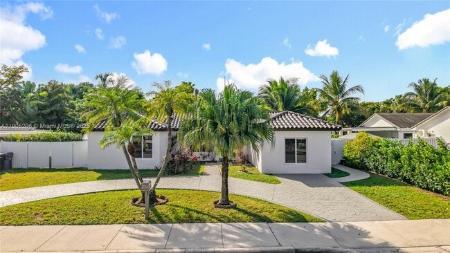 5874 NW 199th St in Hialeah, FL - Building Photo - Building Photo