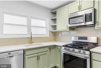 75 Fomalhaut Ave in Washington Township, NJ - Building Photo - Building Photo