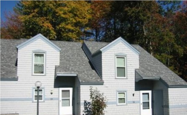 Hillscomb Apartments in Hillsborough, NH - Building Photo - Building Photo