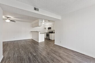 13266 Foothill Blvd in Los Angeles, CA - Building Photo - Building Photo