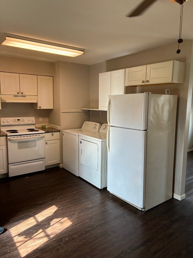 1654 Bluebird Dr, Unit A in Lowell, IN - Foto de edificio - Building Photo