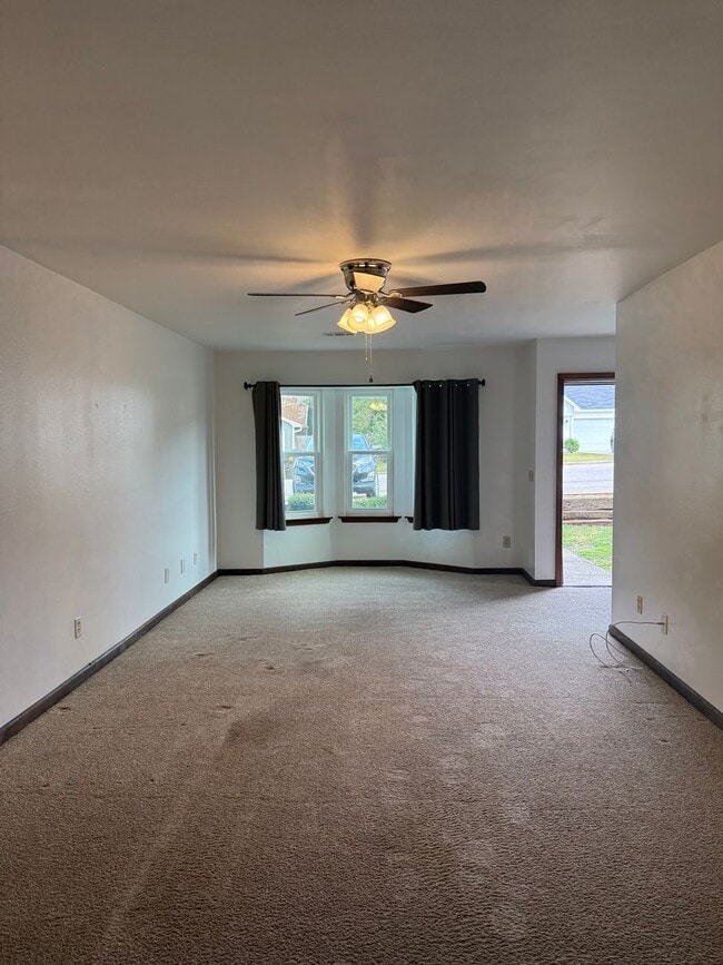 218 Edith Way in Daleville, AL - Building Photo - Building Photo