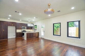 3630 Dreyfus St in Houston, TX - Building Photo - Building Photo