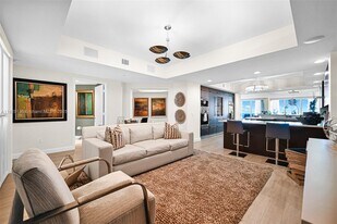 2711 S Ocean Dr in Hollywood, FL - Building Photo