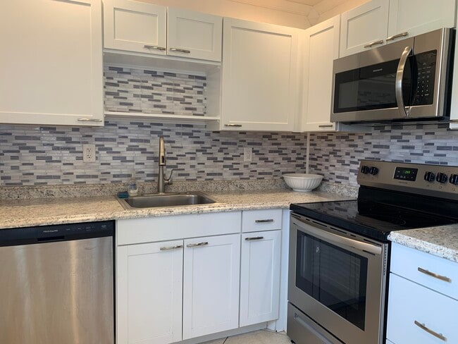 82 Normandy Ln in Delray Beach, FL - Building Photo - Building Photo
