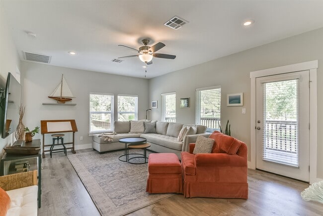 1799 E Winn Ave in Kemah, TX - Building Photo - Building Photo