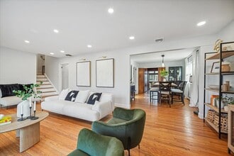 16 Hickory Rd in West Orange, NJ - Building Photo - Building Photo