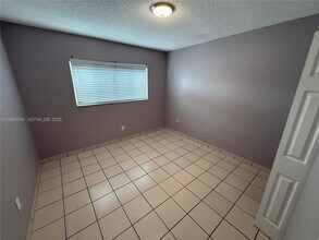 159 W 8th St in Hialeah, FL - Building Photo - Building Photo