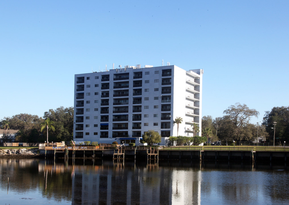 Dockside Condominiunm in Tampa, FL - Building Photo