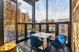 107 W Main St in St. Charles, IL - Building Photo - Building Photo