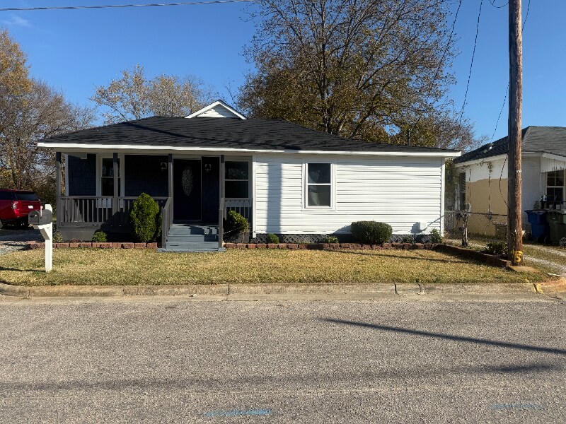 1621 Thompson St in Raleigh, NC - Foto de edificio