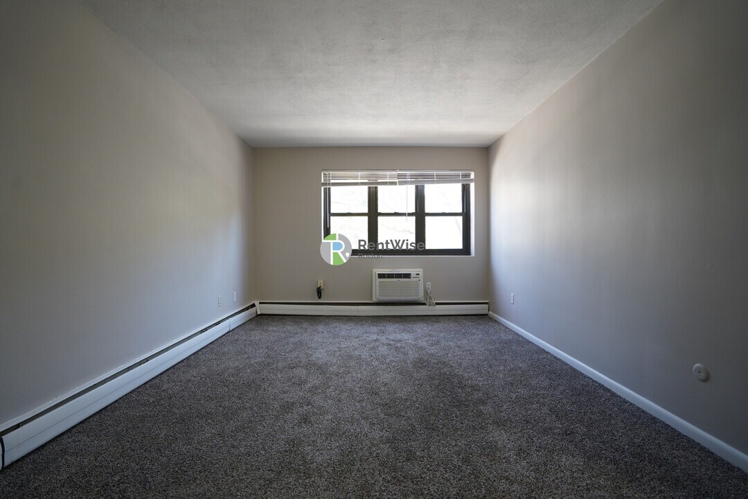 39 Shepard St in Boston, MA - Building Photo