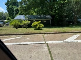 3922 Halls Ferry Rd in Vicksburg, MS - Building Photo