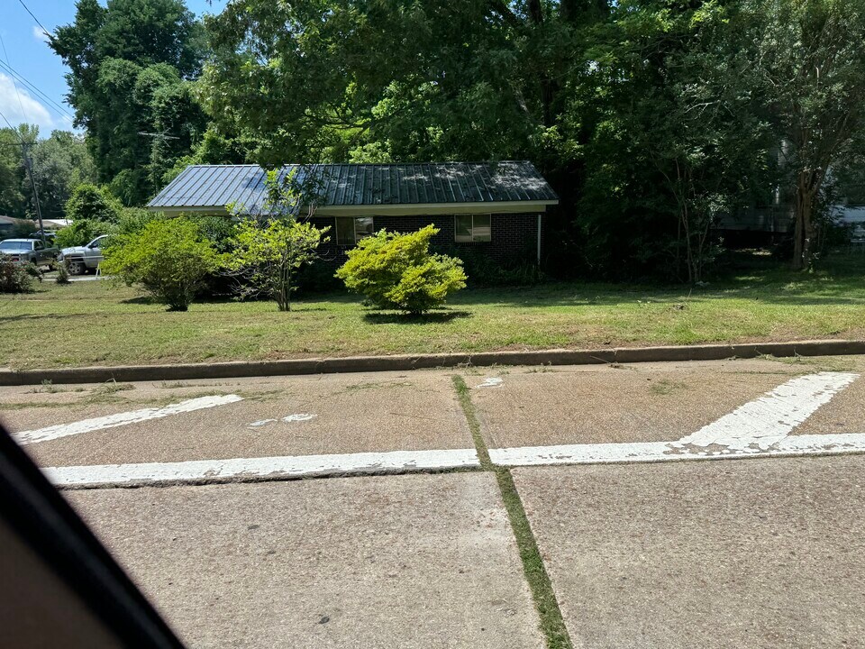 3922 Halls Ferry Rd in Vicksburg, MS - Building Photo