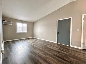 3924 Kenowa Ave in Grandville, MI - Foto de edificio - Building Photo