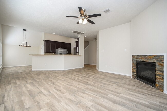 139 Skycrest Dr in Sugar Land, TX - Building Photo - Building Photo