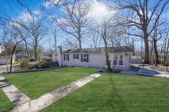 7 Yucca Rd in Rocky Point, NY - Building Photo - Building Photo