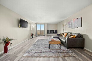 7255 E Quincy Ave in Denver, CO - Building Photo