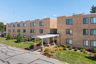 Metropolitan West Chester in West Chester, PA - Foto de edificio - Building Photo