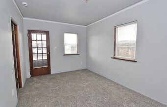 210 S Commercial Ave in Emmett, ID - Building Photo - Building Photo