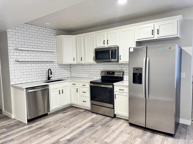 property at 2995 E Lookout Dr