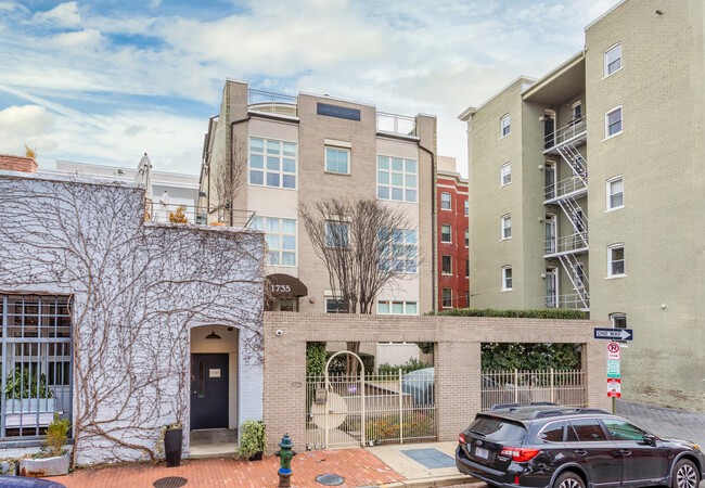 1735 Johnson Ave NW in Washington, DC - Building Photo - Building Photo