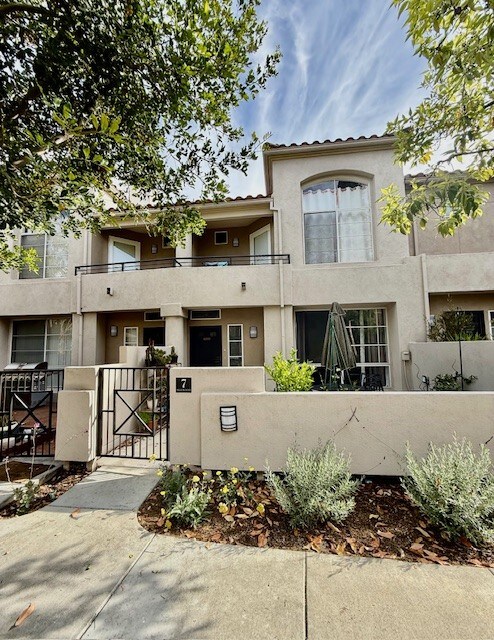 property at 7 Willow Wind
