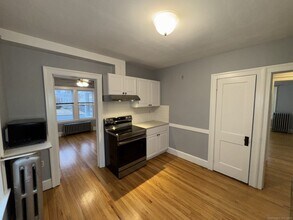 109 Seymour Ave in West Hartford, CT - Building Photo - Building Photo