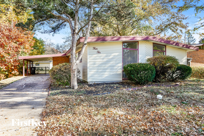 410 Countryside Dr in Florissant, MO - Building Photo