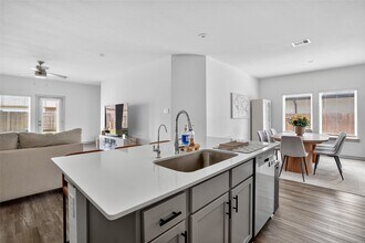 2904 Newington Ln in Houston, TX - Building Photo - Building Photo