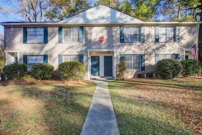property at 300 Crestview Dr