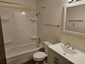 632 2nd Ave E, Unit 1 in West Fargo, ND - Building Photo - Building Photo