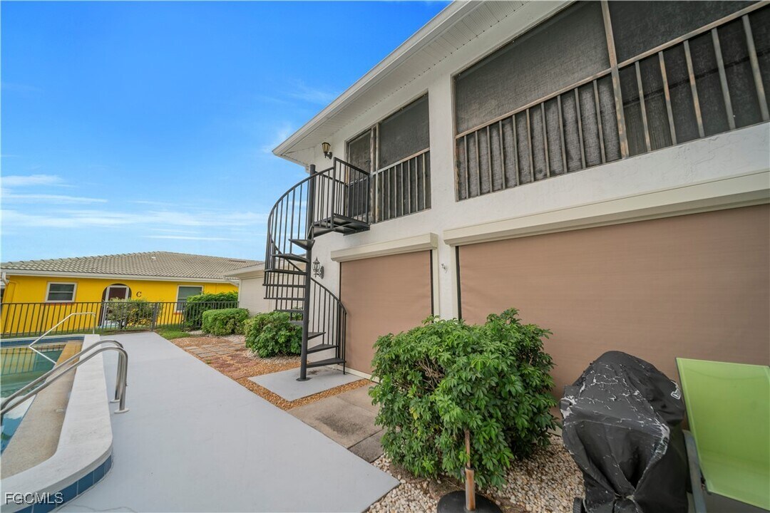 1011 SE 40th St in Cape Coral, FL - Building Photo