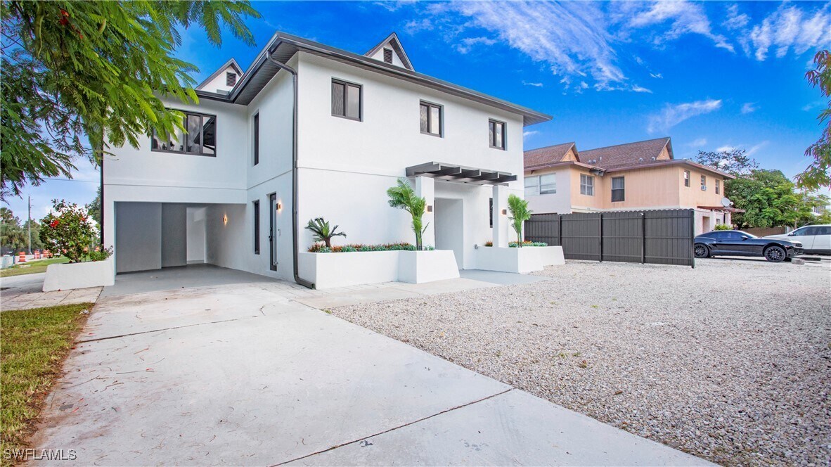 9002 Somerset Ln in Bonita Springs, FL - Building Photo