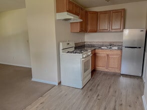 8813 18th Avenue South in Bloomington, MN - Foto de edificio - Building Photo