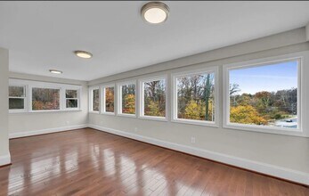 5740 N Carlin Springs Rd in Arlington, VA - Building Photo - Building Photo